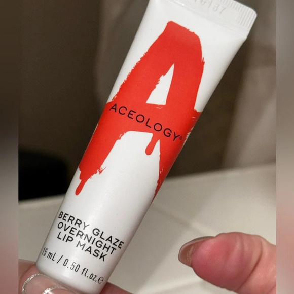 ACEOLOGY BERRY GLAZE OVERNIGHT LIP MASK 15 ML - Picture 4 of 5